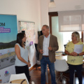 A Conselleira da Xunta visita o CIM de Soutomaior e...